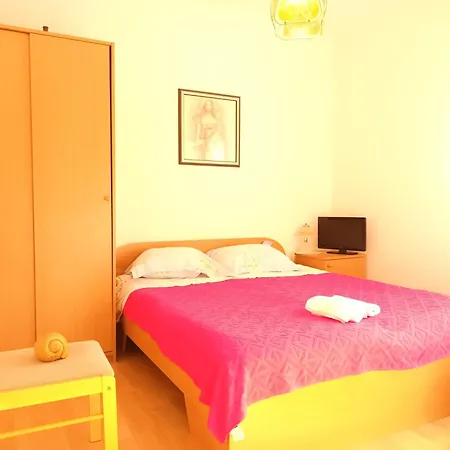 Apartments Bilo Near Primosten Exterior photo