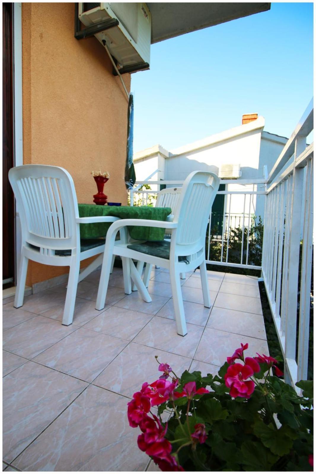 Apartment Bilo Near